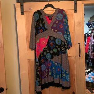 Pyramid Collection casual dress